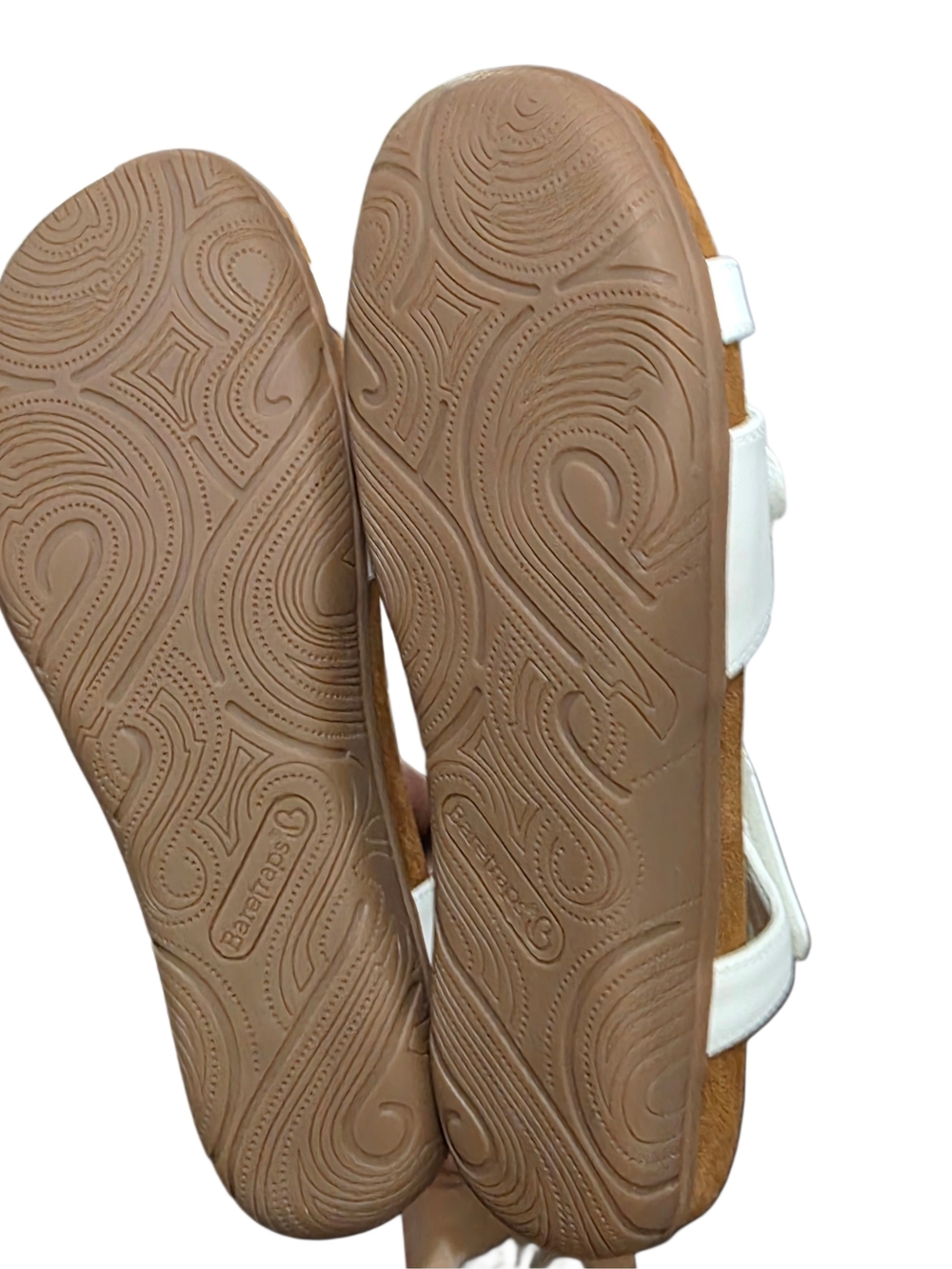 Baretraps Jaxen White Adjustable Sandals NIB - Picture 6 of 7